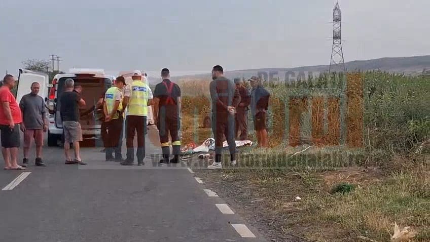 «Necaz mare!» Familia lovită de maşina poliţiei la Galaţi mergea la cules de porumb; bunica a murit pe loc