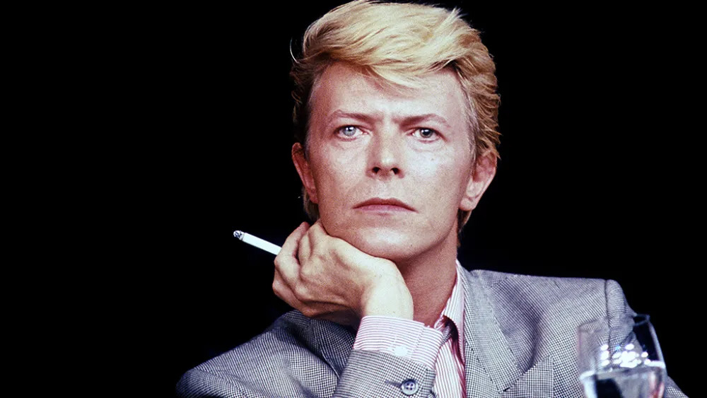 Arhiva David Bowie se deschide la Londra: peste 90.000 de obiecte din viaţa şi cariera „cameleonului” rock