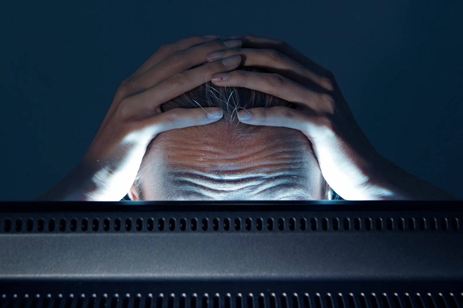 „Psihoza AI”, noul risc al erei digitale: între tragedii personale şi presiuni financiare asupra giganţilor tech