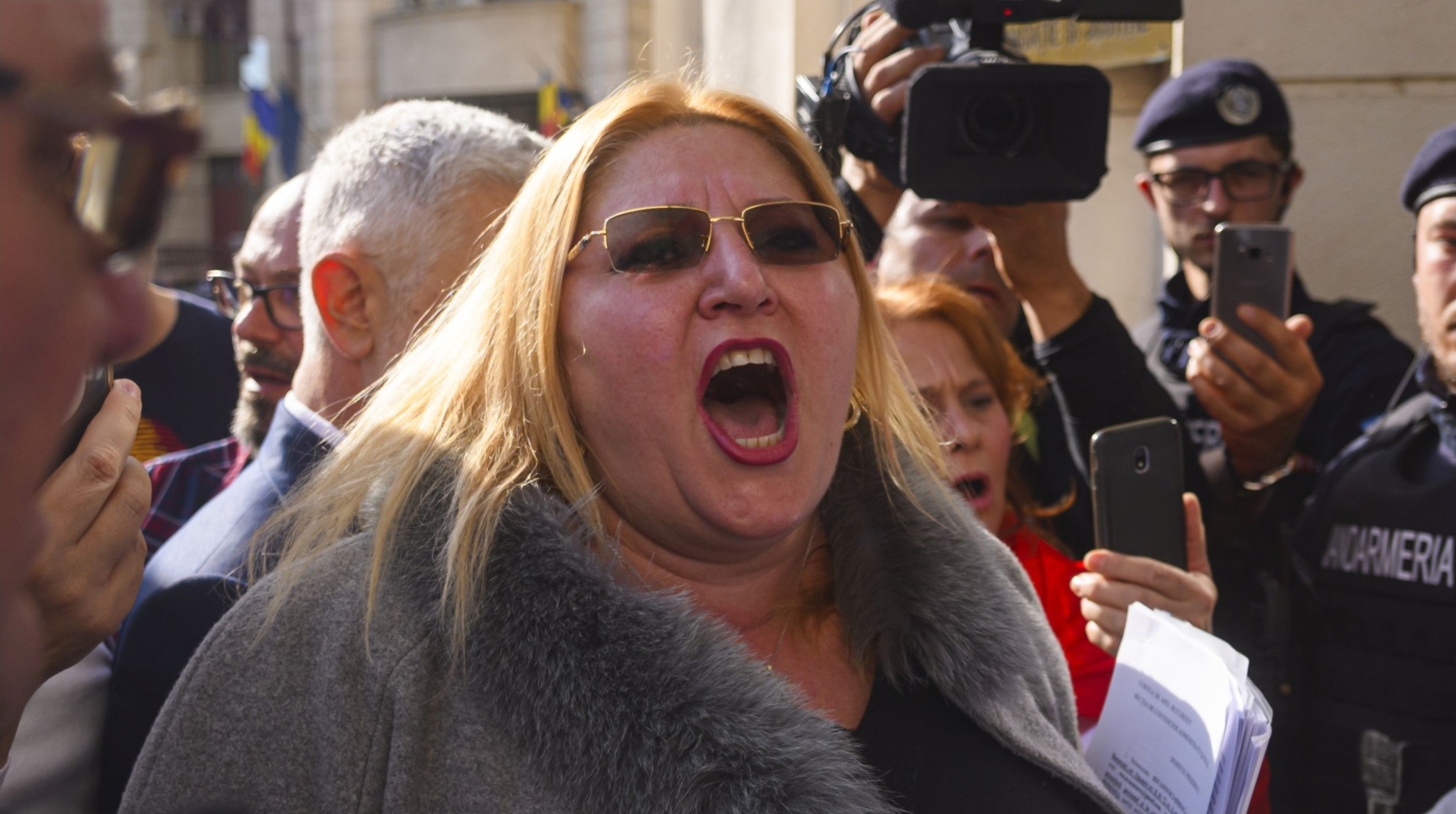 Parchetul General cere ridicarea imunităţii de europarlamentar a Dianei Şoşoacă