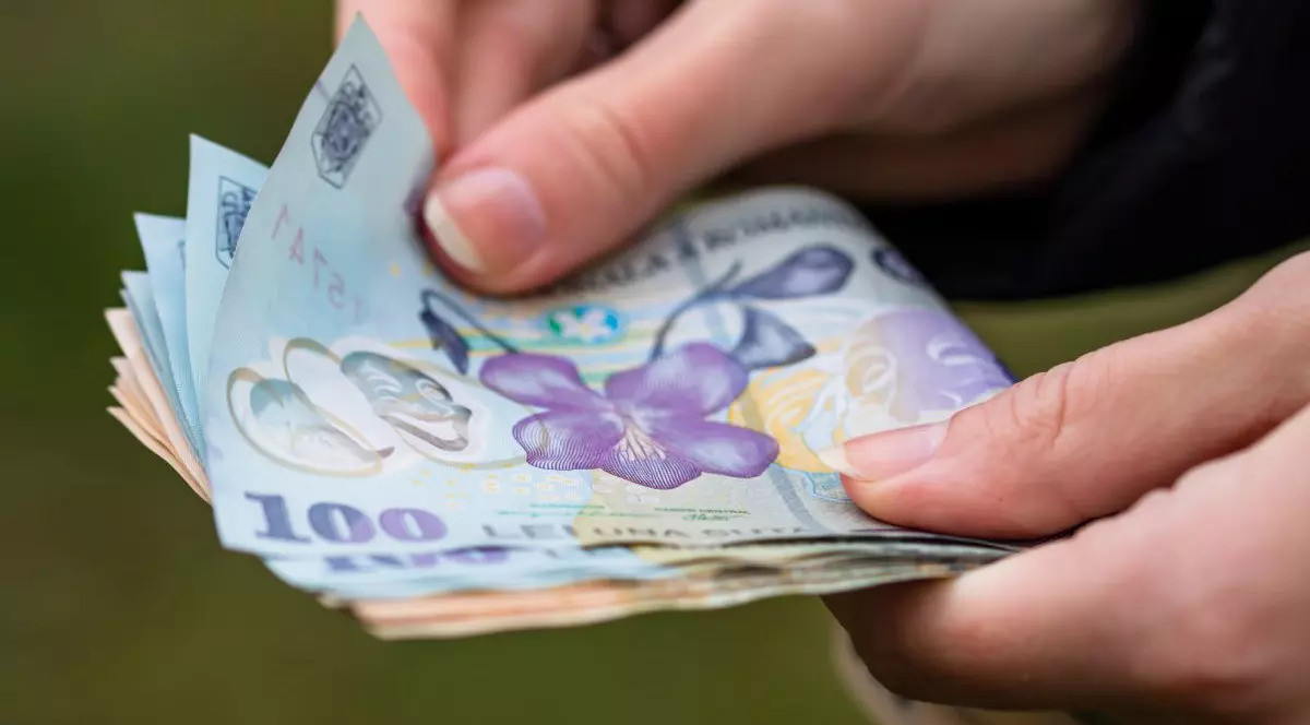 BCE recomandă familiilor din UE să aibă bani cash pentru situaţii de urgenţă