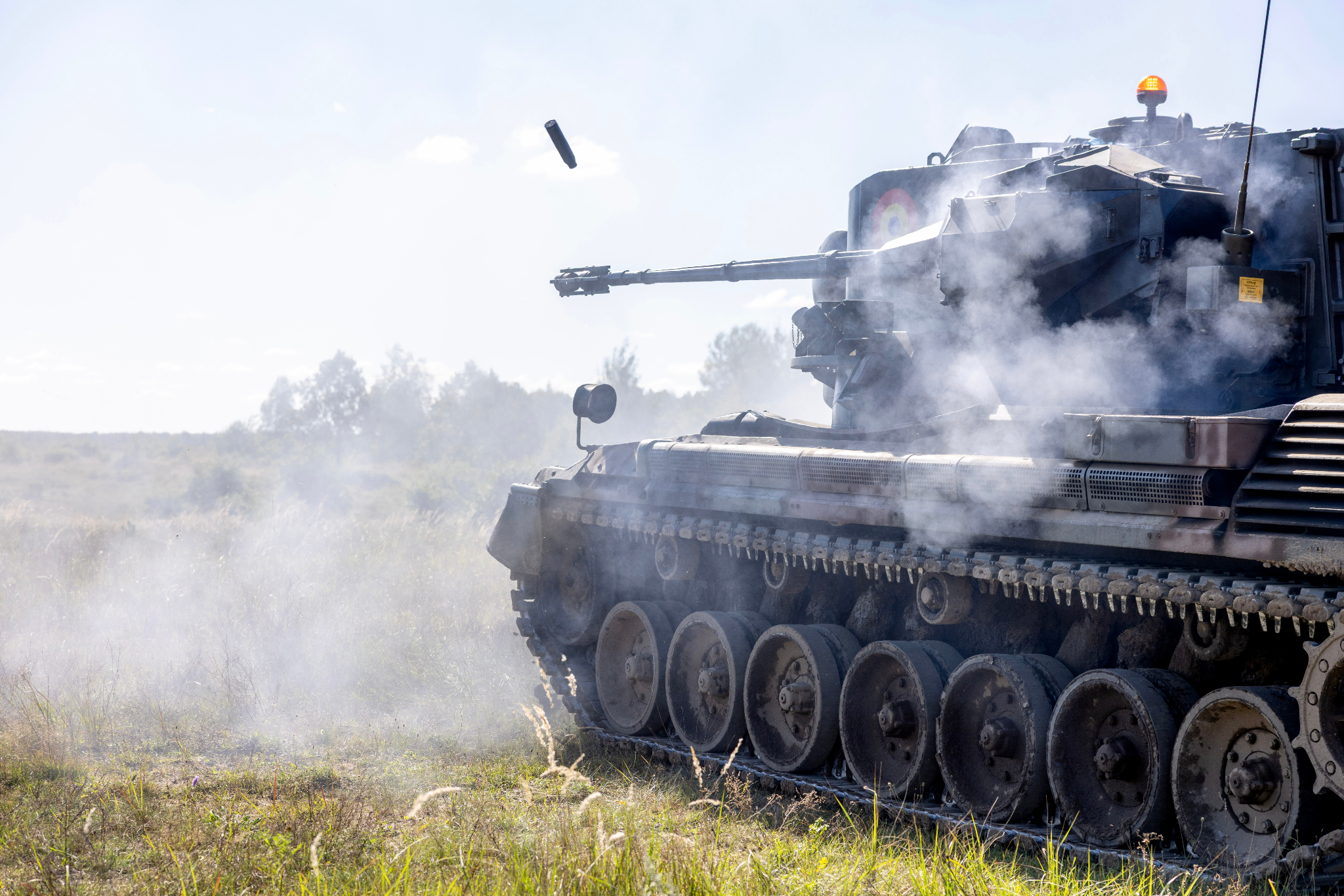 MApN a cerut Parlamentului aprobarea pentru cumpărarea a 216 tancuri şi echipamente militare