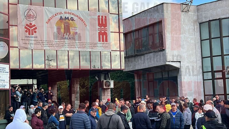 Amărăciune la Liberty Galaţi, la protestul spontan al siderurgiştilor: «Combinatul se duce de râpă!»