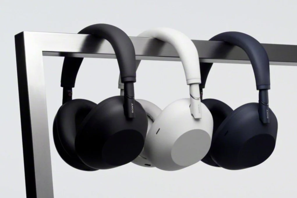 Căştile Sony primesc partajare audio şi asistentul AI Gemini Live