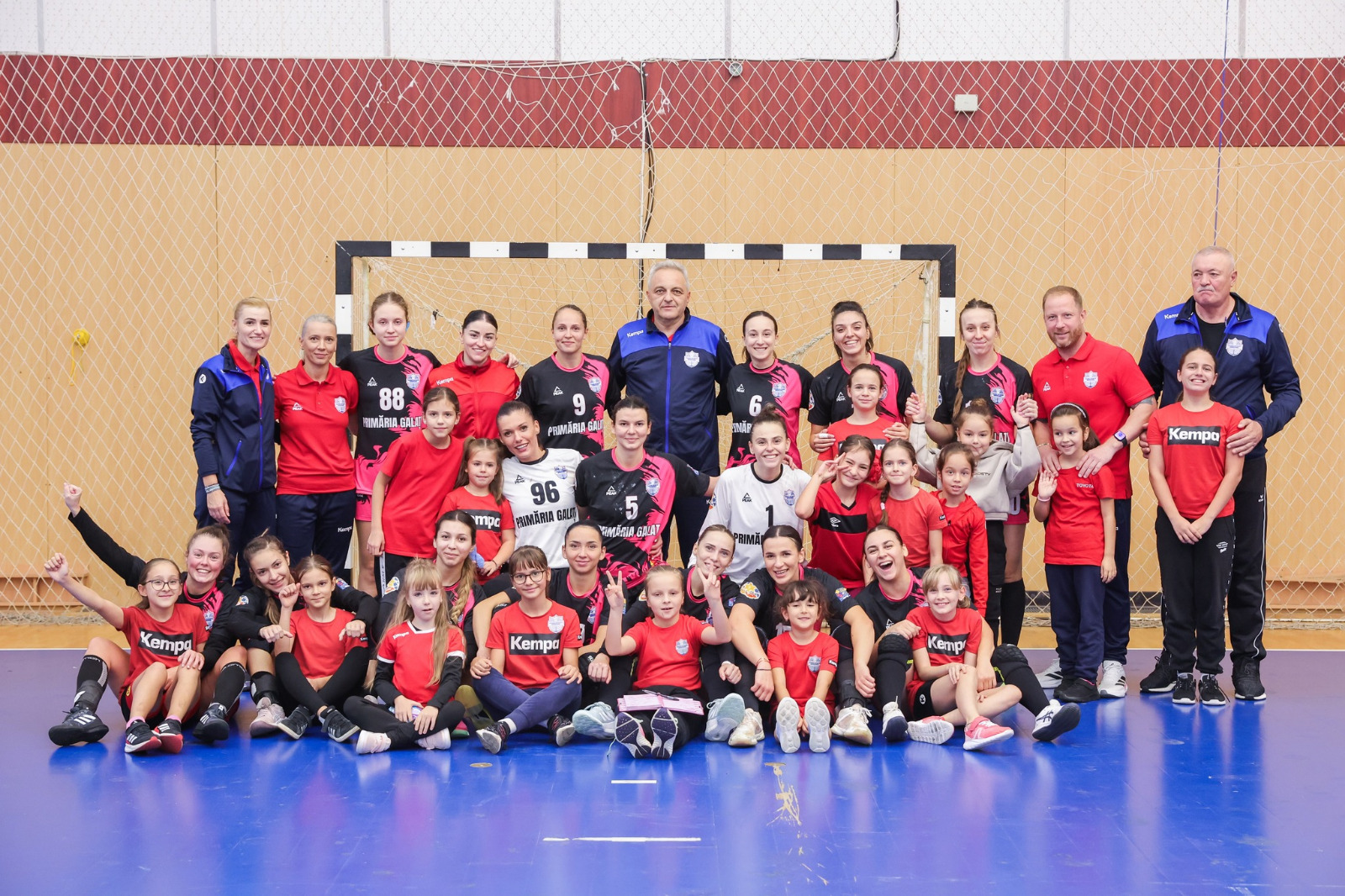 Handbalistele de la CSM Galaţi au pierdut pe final cu Minaur