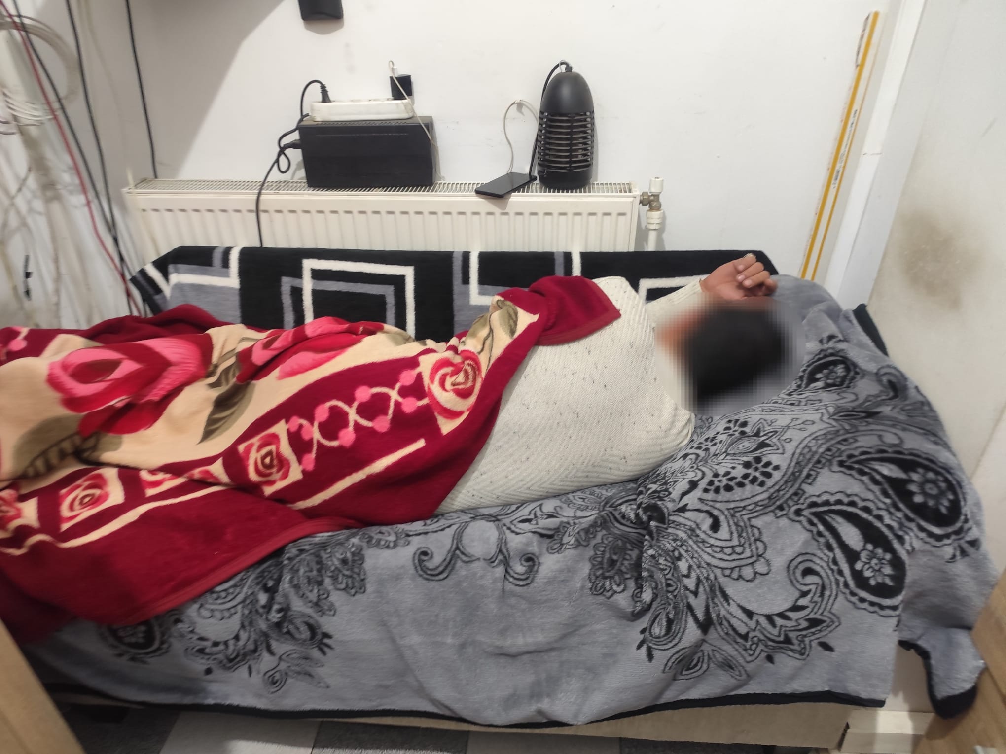 Agent de pază găsit dormind la controlul poliţiei