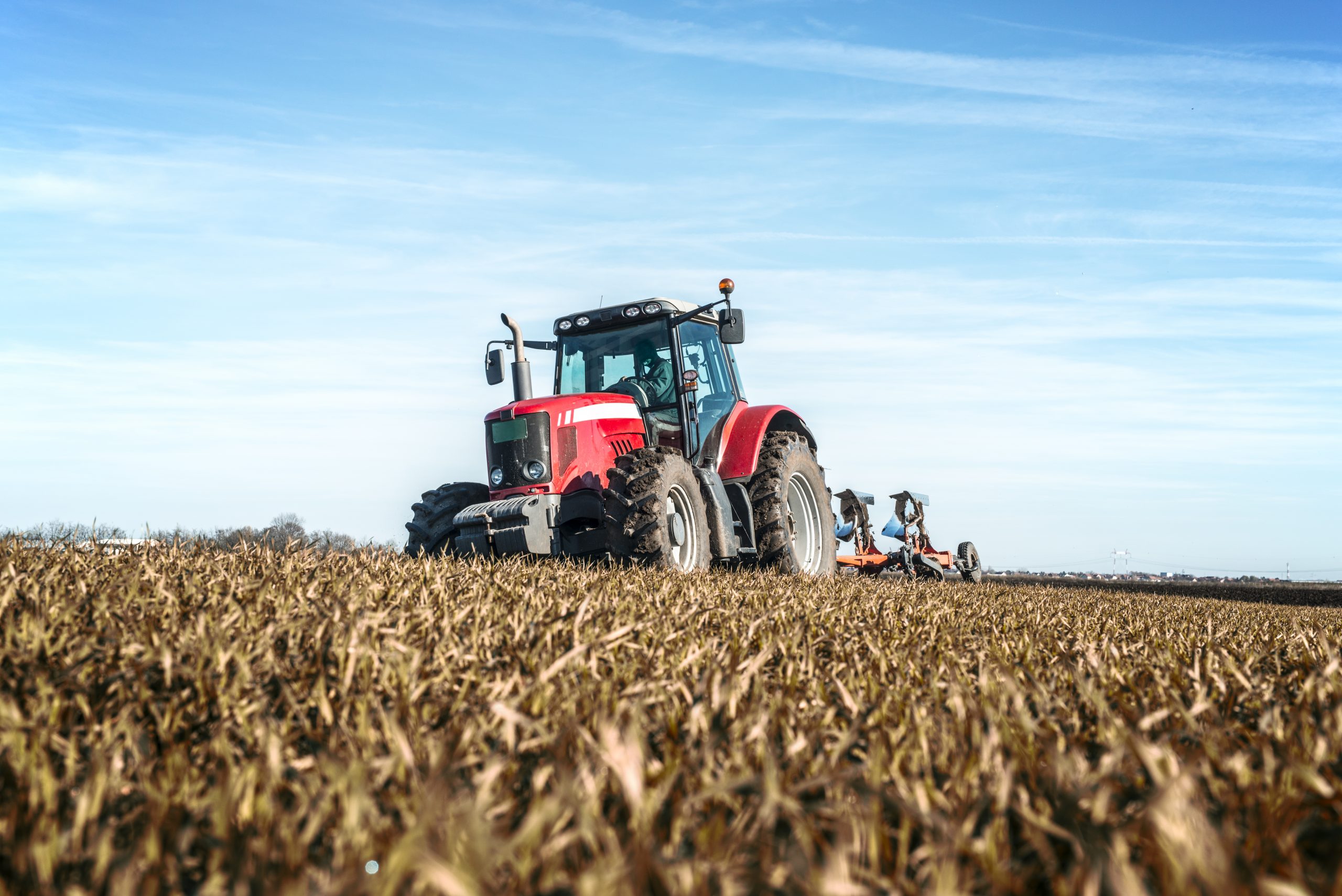 Şoferii cu permis categoria B pot conduce şi tractoare agricole din categoria Tr1