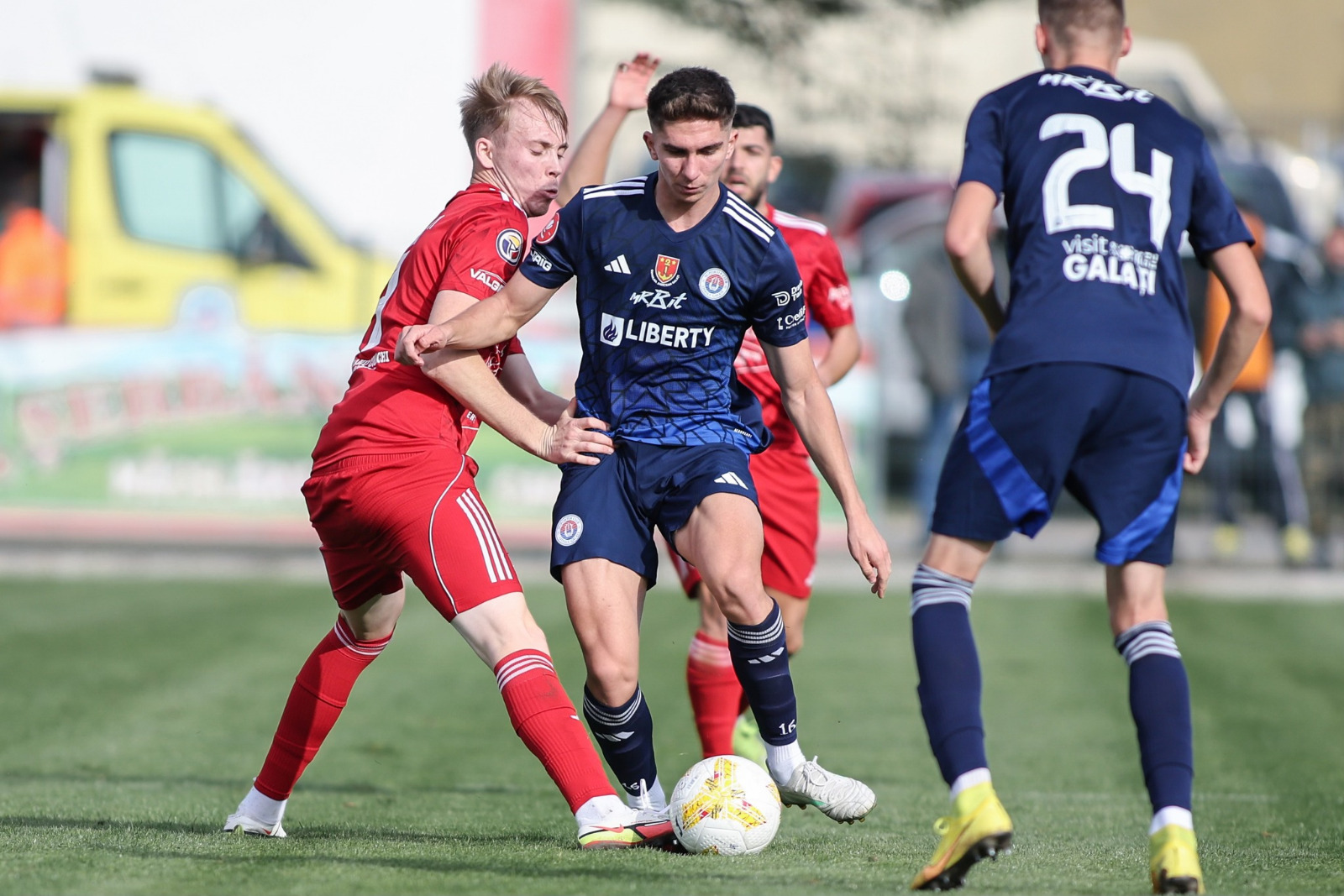 Sporting a condus cu 2-0 la pauză, dar a trebuit să se mulţumească cu un punct în derbiul gălăţean cu Oţelul 2. Brăniştenii au fost în aceeaşi situaţie cu vecinii brăileni