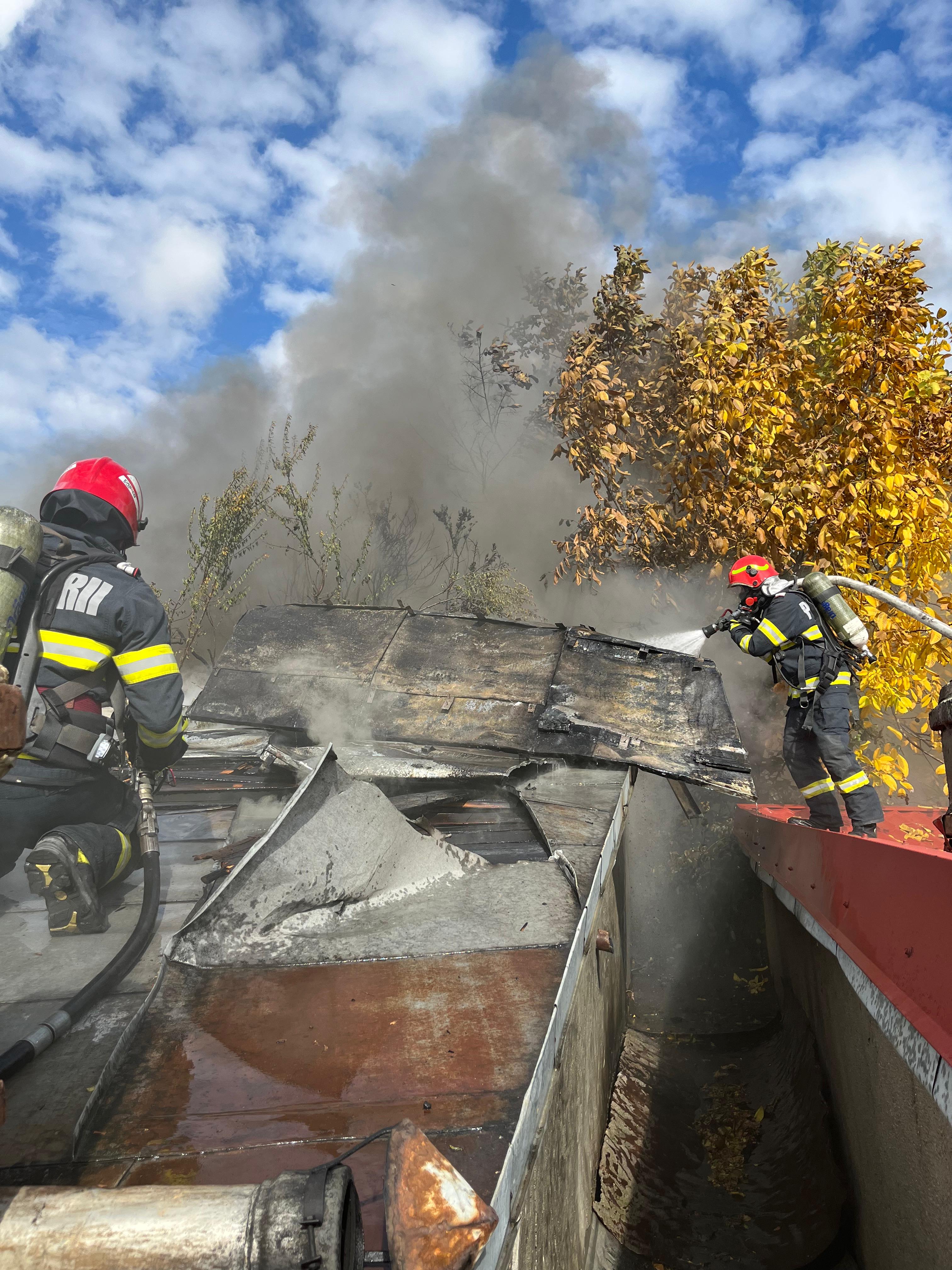 VIDEO: Incendiu la o locuință din municipiul Galați