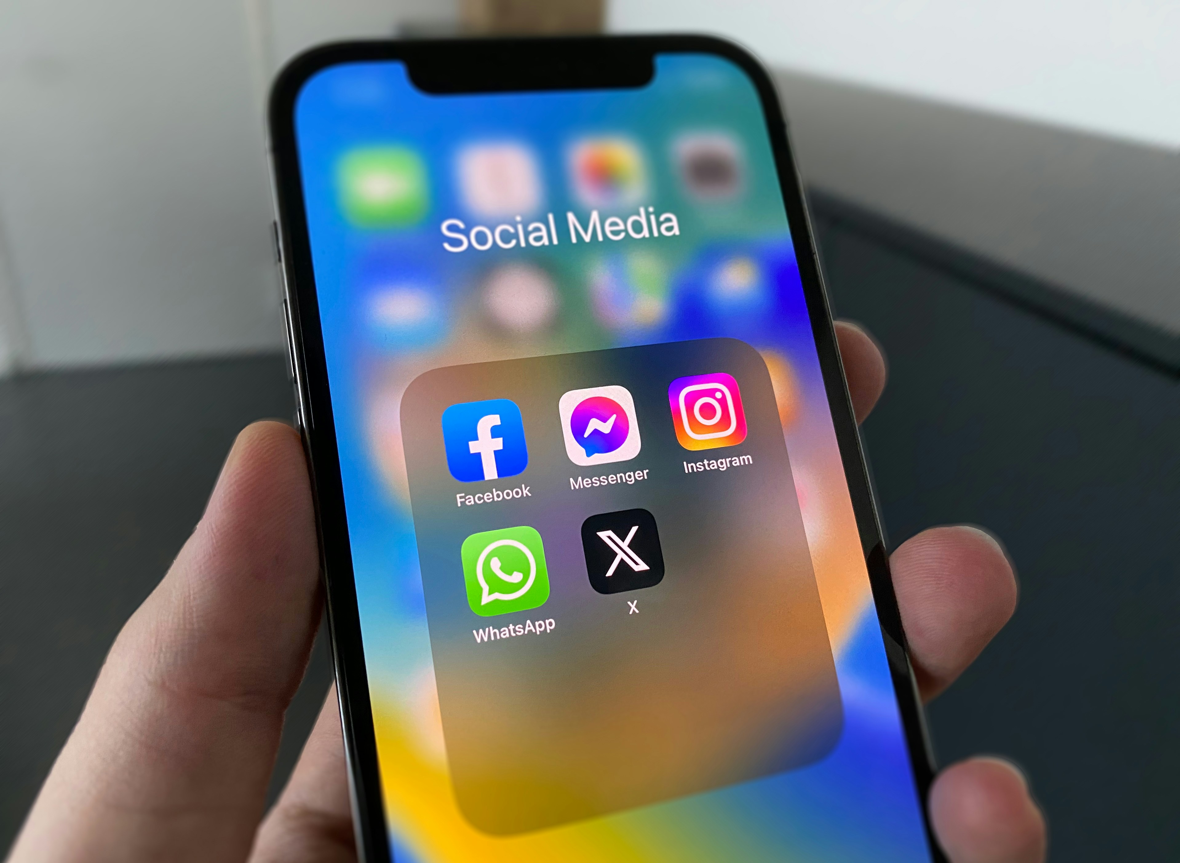 Meta lansează noi măsuri de siguranţă pentru a combate escrocheriile online pe WhatsApp şi Messenger