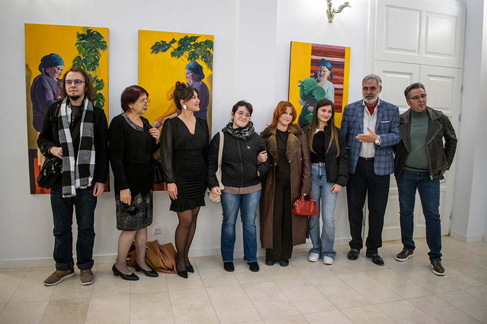 FOTO: „Explorări Cromatice” - Tinerii pictori gălăţeni îşi dezvăluie universul interior la Casa Artelor