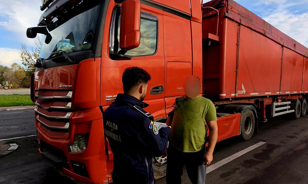 Ucraineni pe TIR prinşi cu “certificatul vopsit” la frontieră în Galaţi