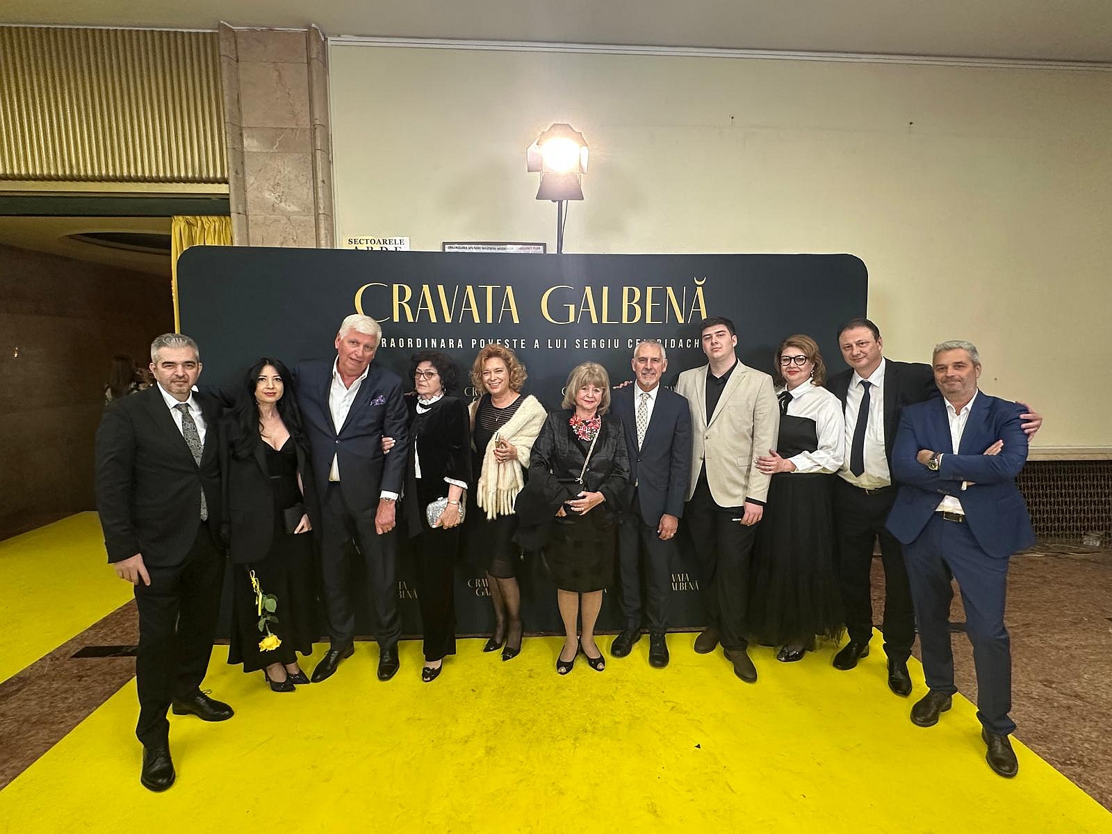 Am văzut filmul „Cravata galbenă” cu un nod în gât şi ochii plini de lacrimi...