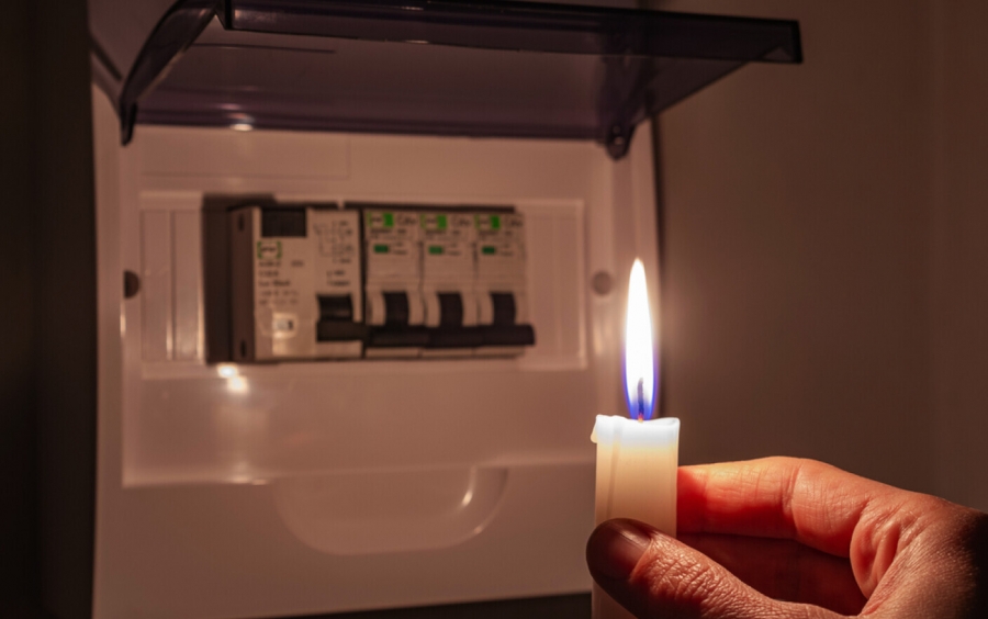 Se întrerupe, din nou, curentul la Galaţi! Şcoli, licee, restaurante, bănci şi farmacii, afectate