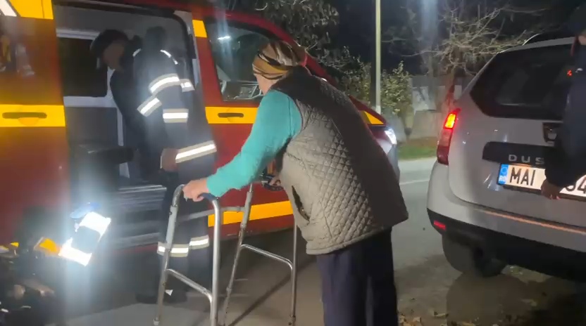 VIDEO: Continuă evacuarea populaţiei la Tulcea! 40 de localnici din Ceatalchioi duși cu microbuzele în oraș