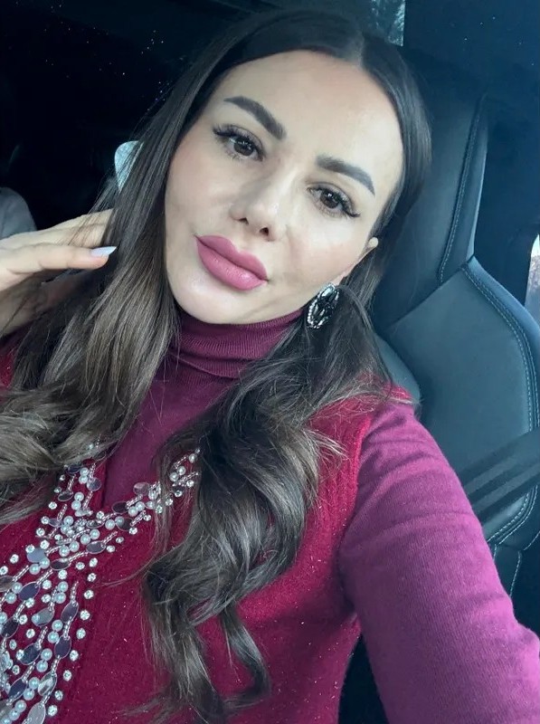 Senatoare bătută cu ranga de soţia unui afacerist în divorţ