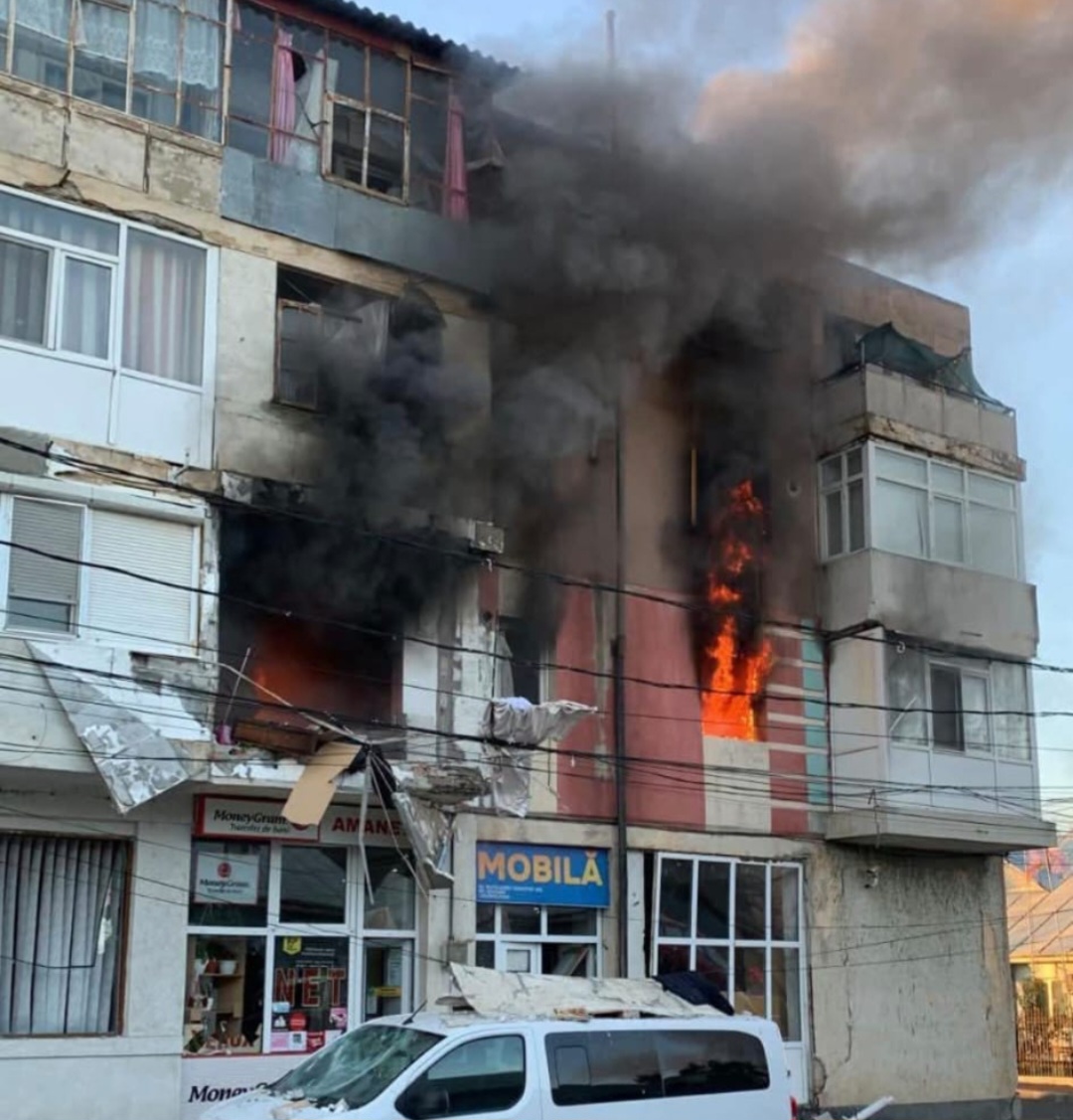 Explozie la bloc, în Brăila