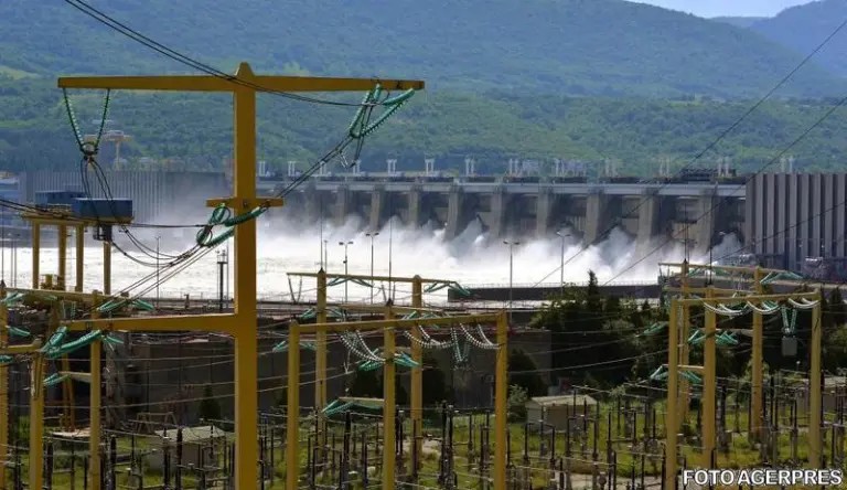 Hidroelectrica ar fi vândut curent fără să factureze către 20 de companii şi instituţii religioase