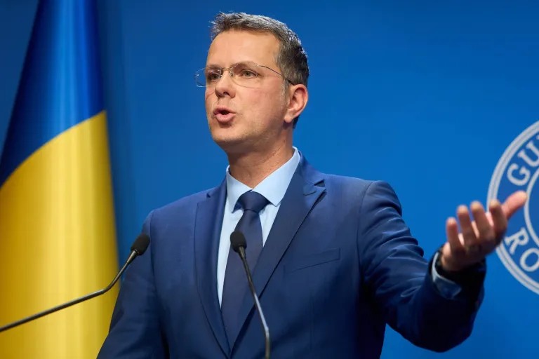 Ministrul Apărării, Ionuţ Moşteanu, şi-a dat demisia