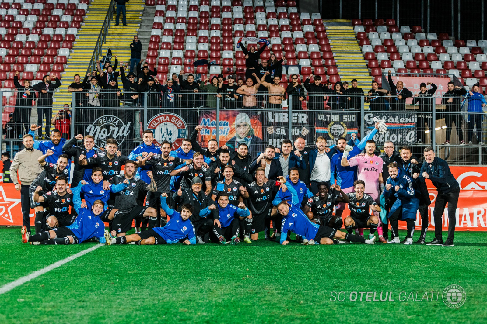 Suporterii Oţelului şicanaţi de Dinamo: "Vor putea intra pe stadion doar dacă au domiciliul stabil în Galaţi"