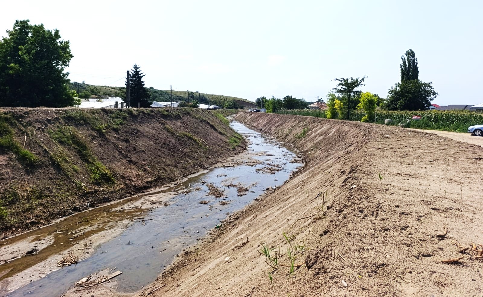 Galaţi: S-au finalizat lucrările de igienizare şi decolmatare pe râurile afectate de inundaţiile din septembrie 2024