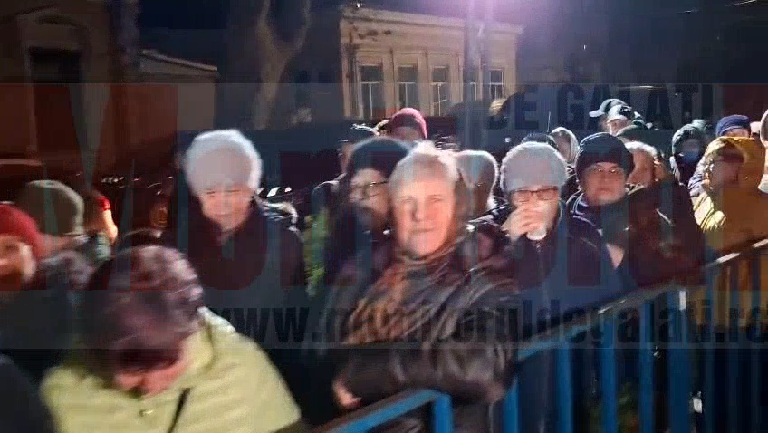 VIDEO: Pelerinaj și cozi mari la moaștele Sfântului Nicolae, la Brăila