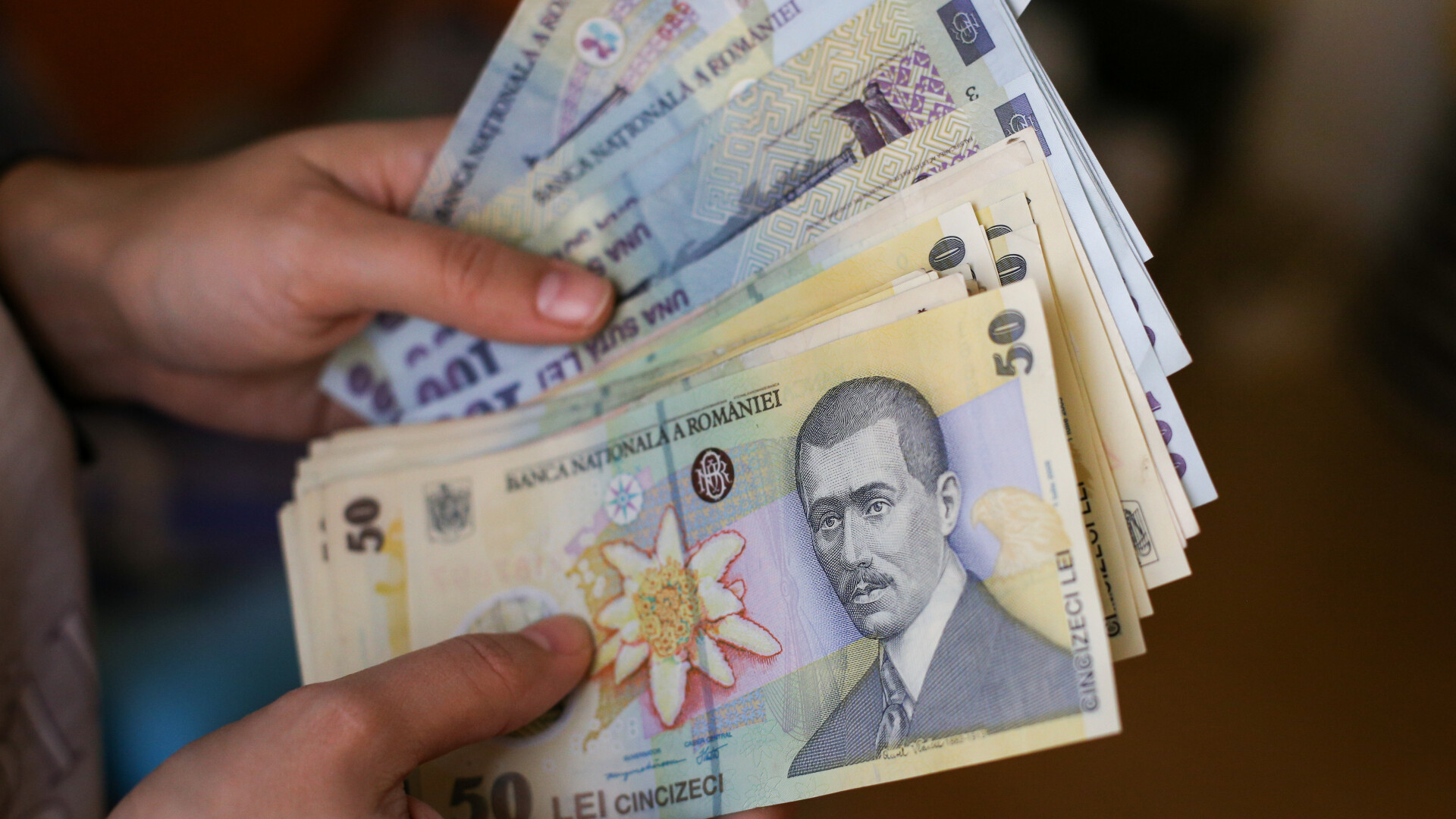 Românii care au lucrat în străinătate, în pericol să rămână fără pensie din cauza haosului legislativ