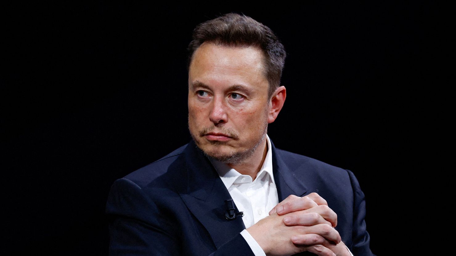 Elon Musk amplifică retorica extremistă pe X, stârnind îngrijorări privind radicalizarea platformei