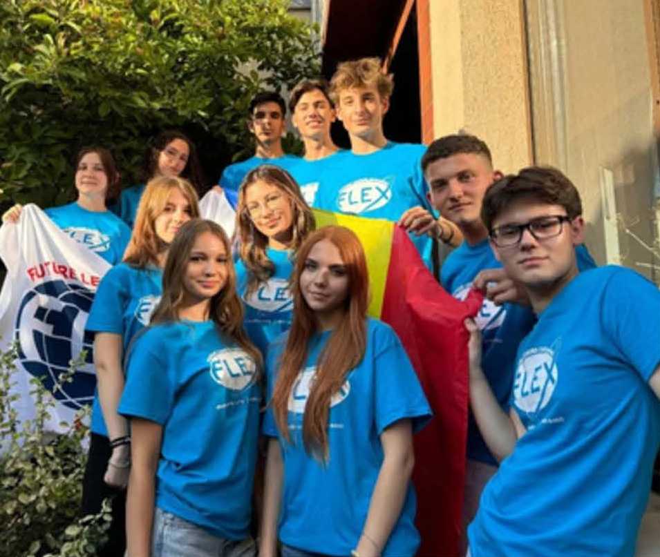 Liceenii români pot studia un an în Statele Unite ale Americii