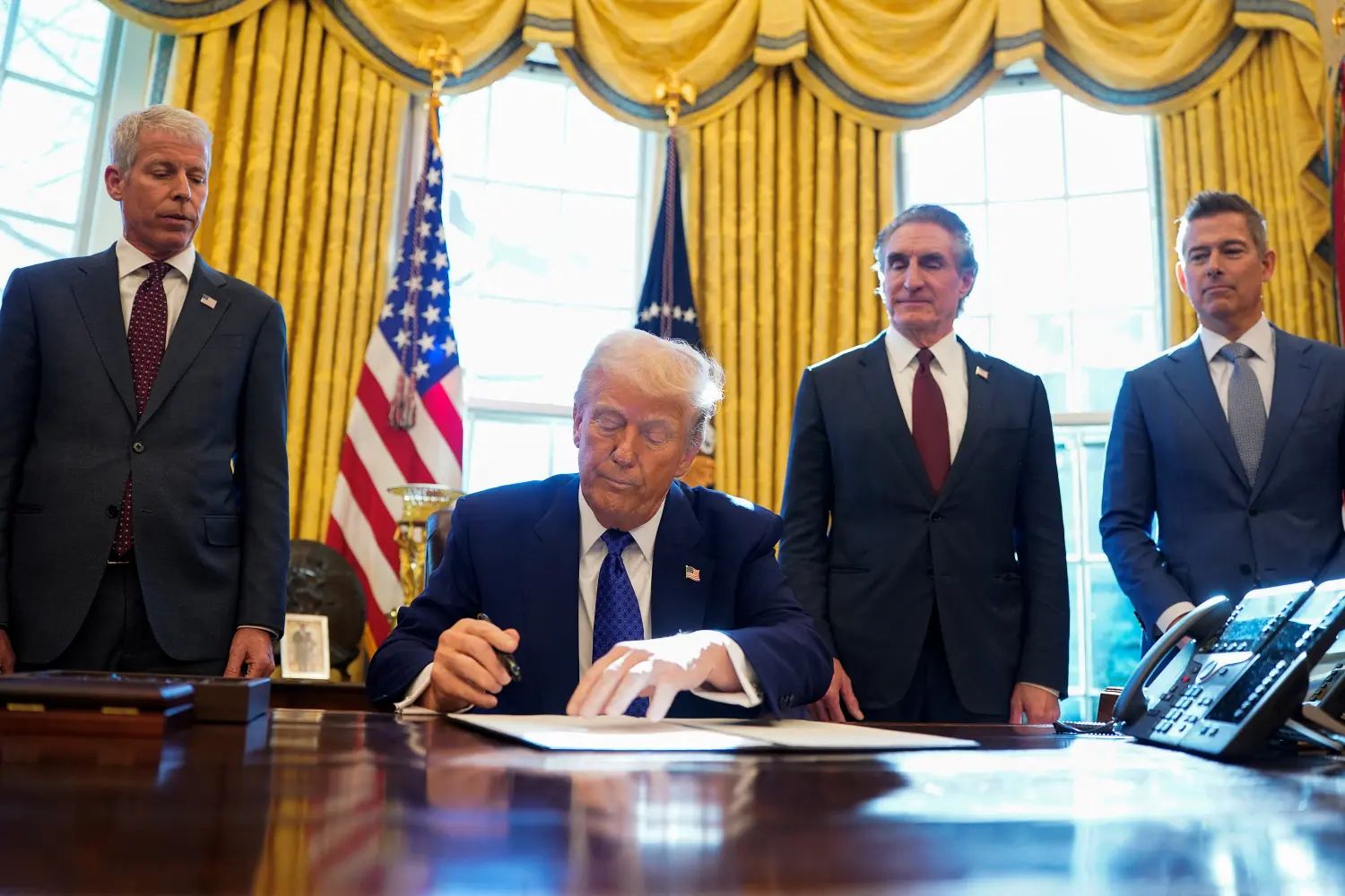 SUA iau în calcul să facă obligatorie verificarea conturilor de social media pentru turişti