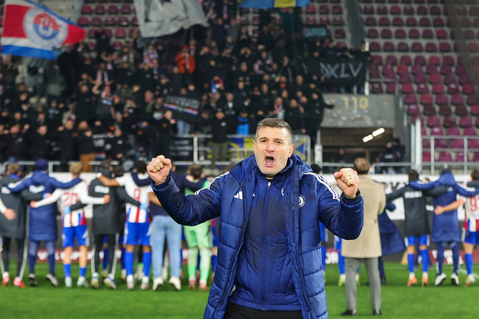 Laszlo Balint, antrenor Oţelul: „E o seară frumoasă, o victorie mare. Merită băieţii să se bucure, dar după trebuie să fim echilibraţi”