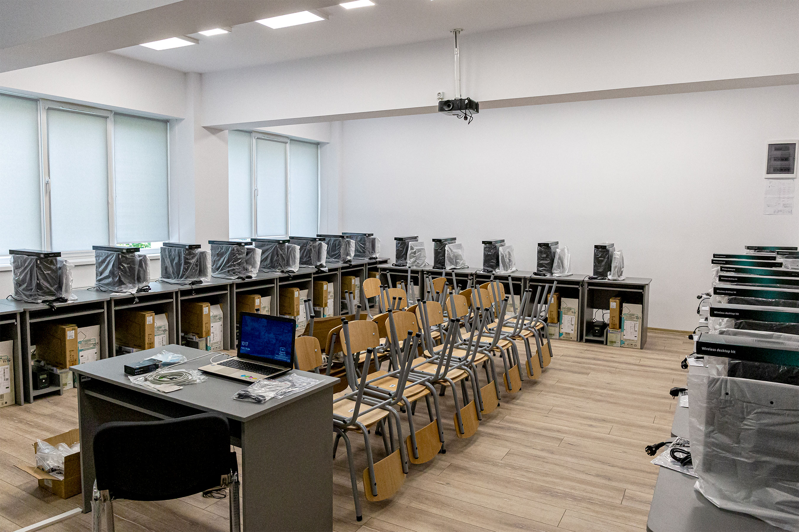 Galaţi: Noi dotări în şcoli şi grădiniţe. 1.186 de laptopuri vor ajunge la clase