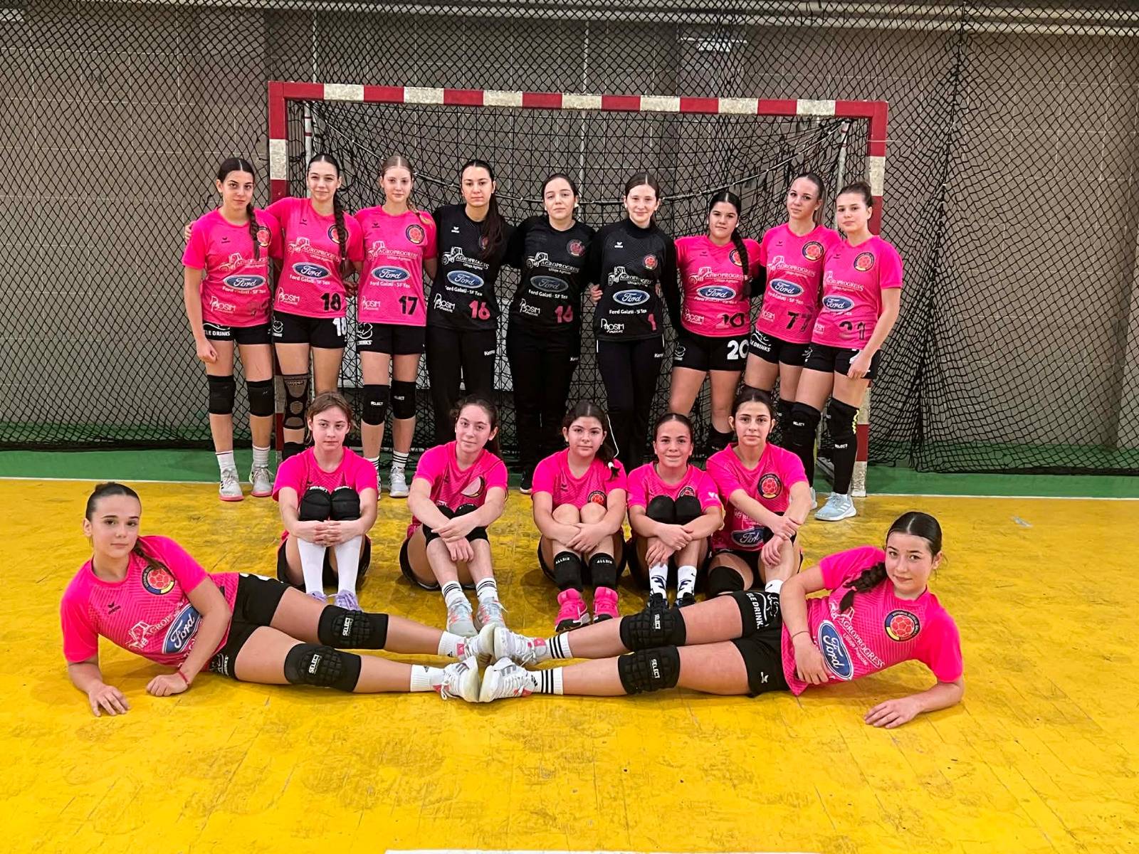 Junioarele 3 de la ACS Lucian Bute iernează pe primul loc cu maxim de puncte. Podiumul din grupa C este completat de Viitorul Oţelul şi Handbal Art. A doua victorie pentru CSŞ